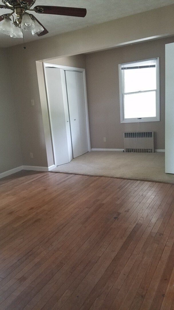 Building Photo - Charming Three-Bedroom Home Near Universit...
