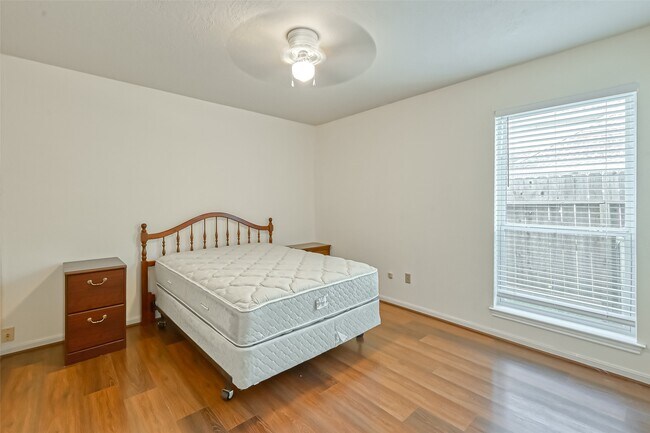 Building Photo - 2438 Hodges Bend Cir