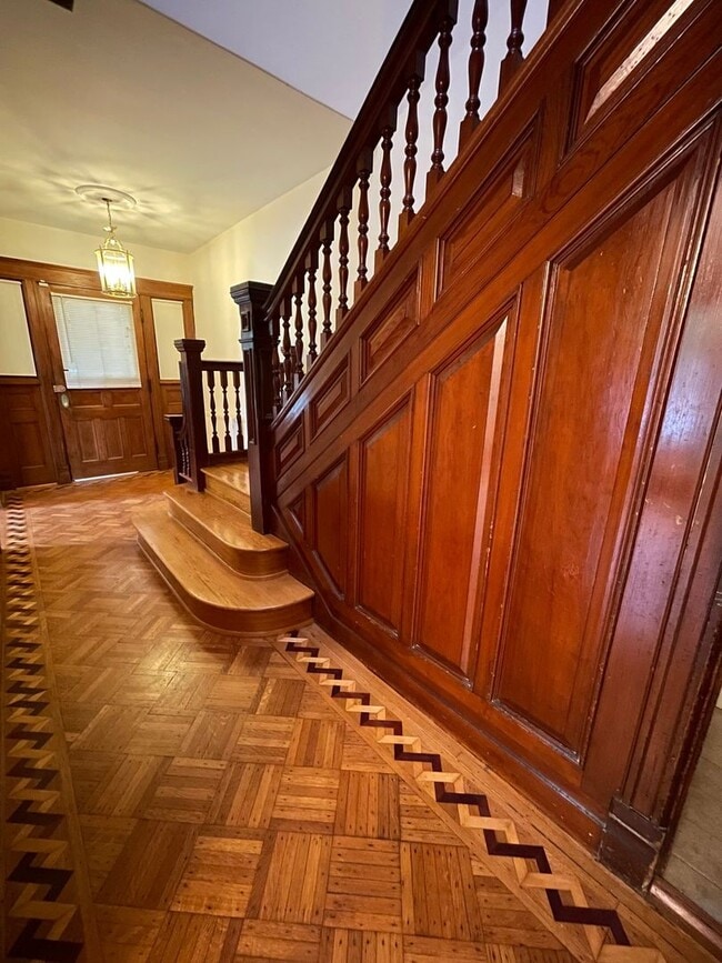 Building Photo - Renovated 3 Bedroom 2 Bathroom House Across From The Park