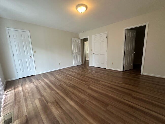 Building Photo - Fletcher Rental!