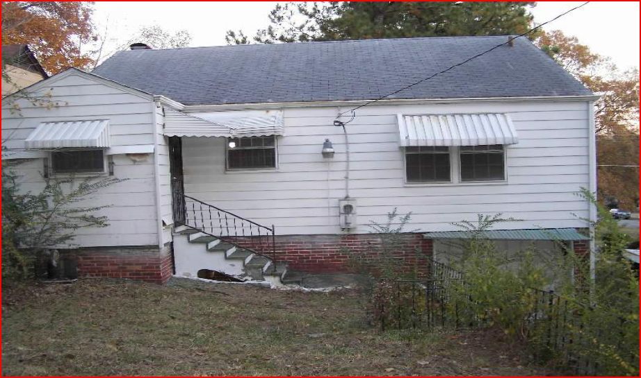 Building Photo - 3118 Avenue Q