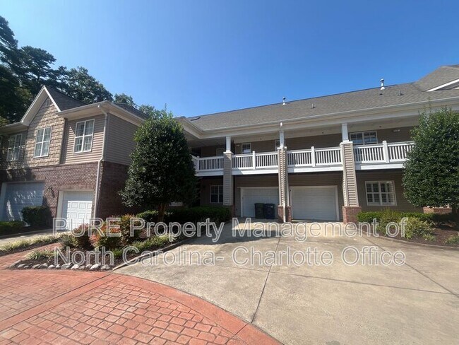 Building Photo - 8915 Rosalyn Glen Rd