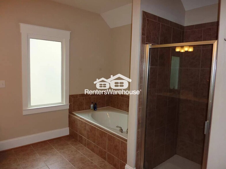 Building Photo - 1357 Benteen Park Dr SE