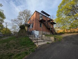 Building Photo - 165 Sheffield Ave