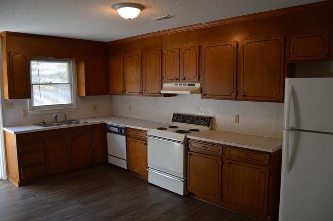 Primary Photo - 311 Vance St