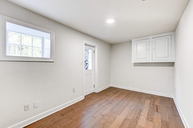 Building Photo - 804 Oella Ave