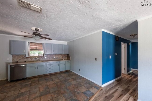 Building Photo - 4661 Briarwood Dr