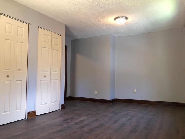 Building Photo - 823 Bloomfield Ave