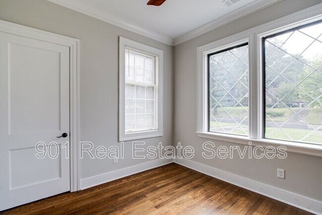 Building Photo - 2115 Hallwood Dr