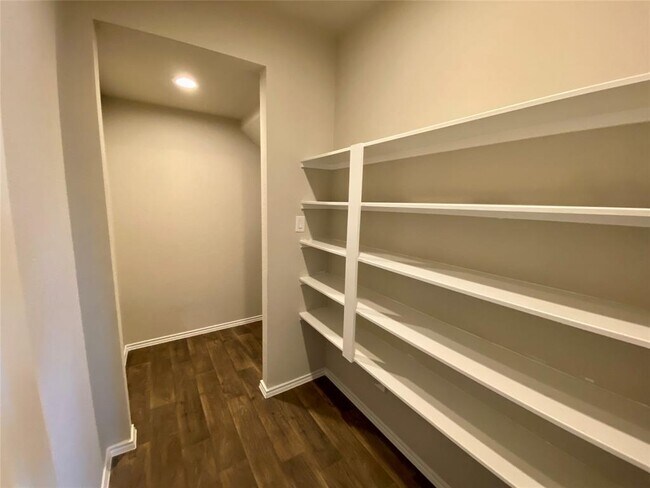 Building Photo - 13832 Rock Island Trl