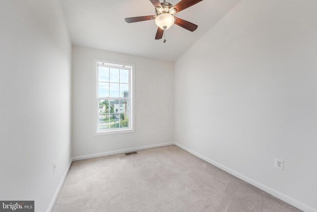Building Photo - 43190 Loudoun Reserve Dr