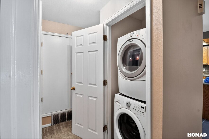 Building Photo - 1089 S Walden Way