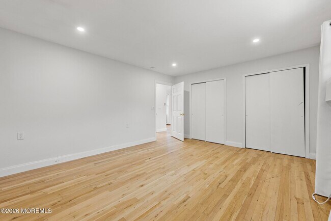 Building Photo - 2264 Hovsons Blvd