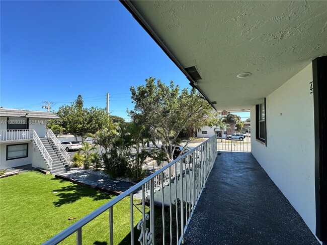 Building Photo - 1411 N Dixie Hwy