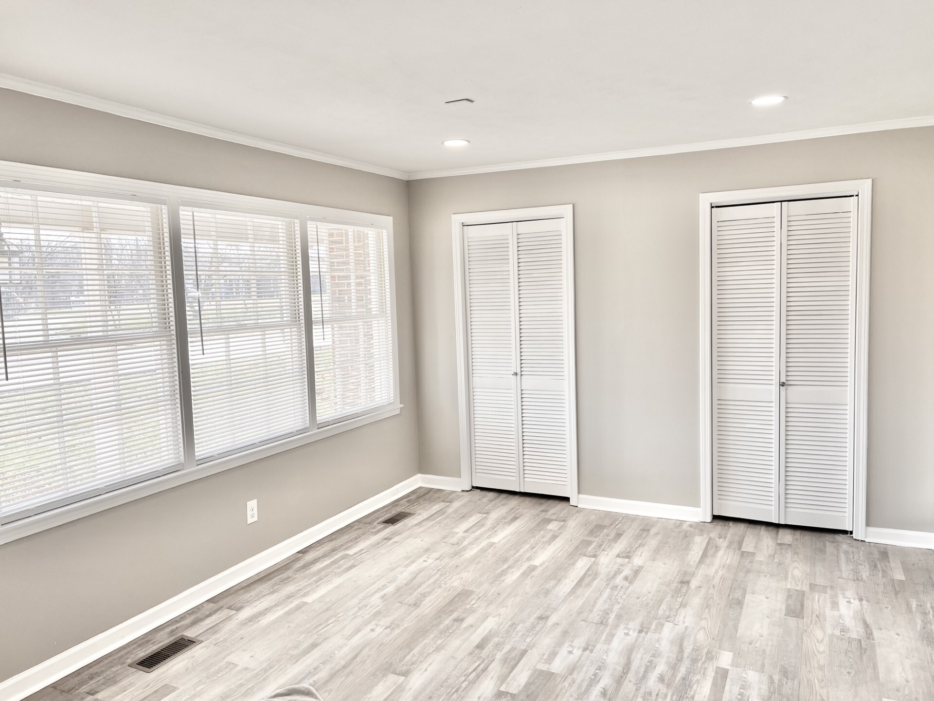 Building Photo - 925 Southgate Dr