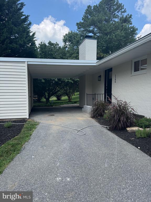 Building Photo - 1306 Pine Ridge Ln