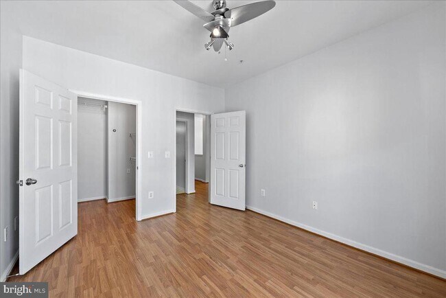Building Photo - 4860 Eisenhower Ave