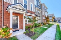 Building Photo - 1815 Iris Ln