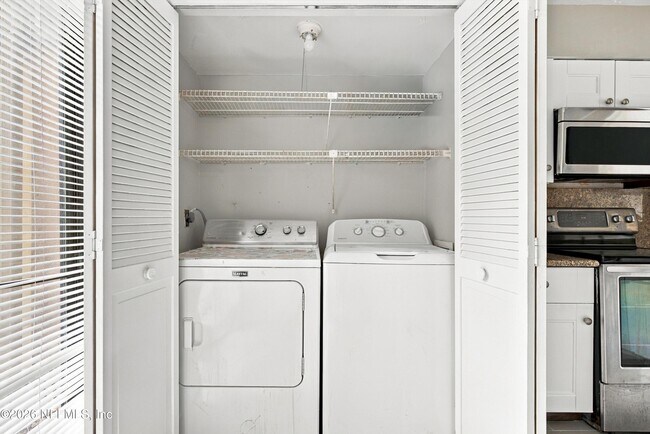 Building Photo - 7703 Las Palmas Way