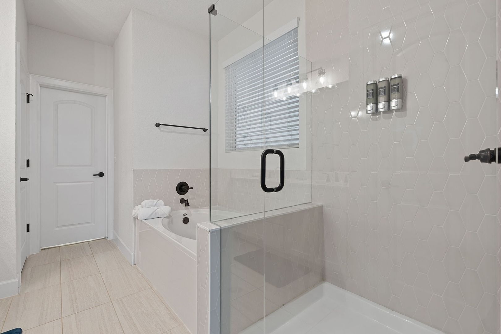 Building Photo - 6113 Dumfries Ln