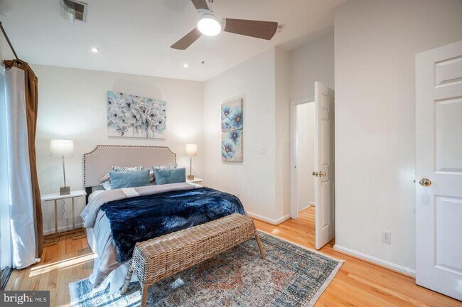 Building Photo - 122 Sanborn Pl
