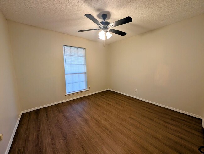 Building Photo - 3008 Brittney Ln