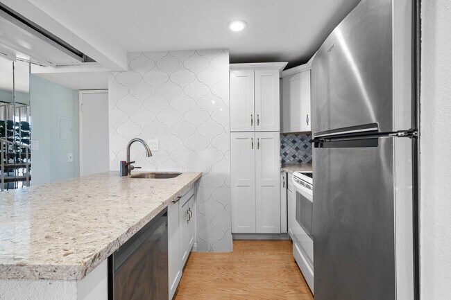 Building Photo - 1440 Veteran Ave