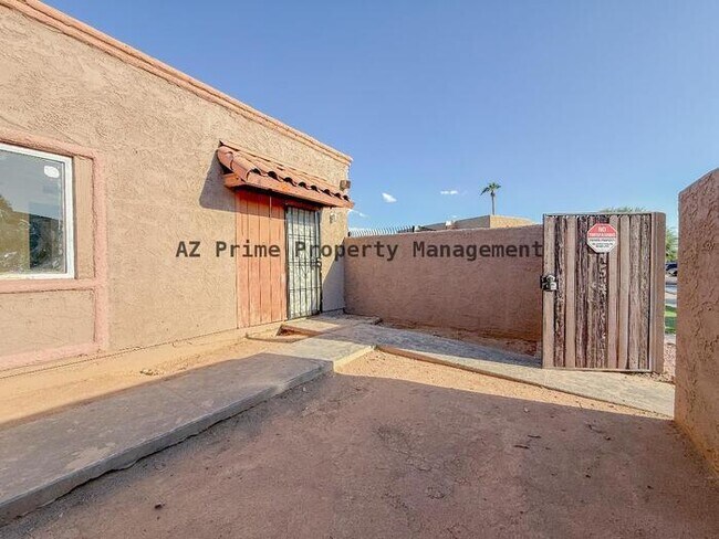 Building Photo - 1455 N 53rd Dr