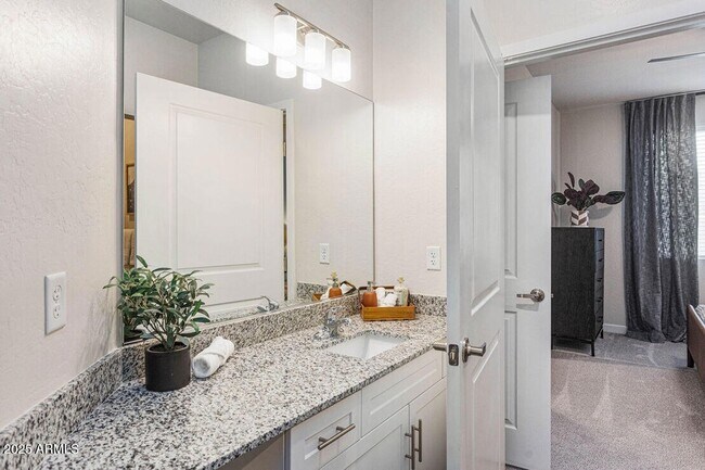 Building Photo - 28201 N Black Cyn Hwy