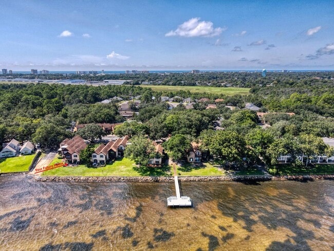 Building Photo - Waterfront Paradise - Fully Furnished Townhome - All Utilities Included