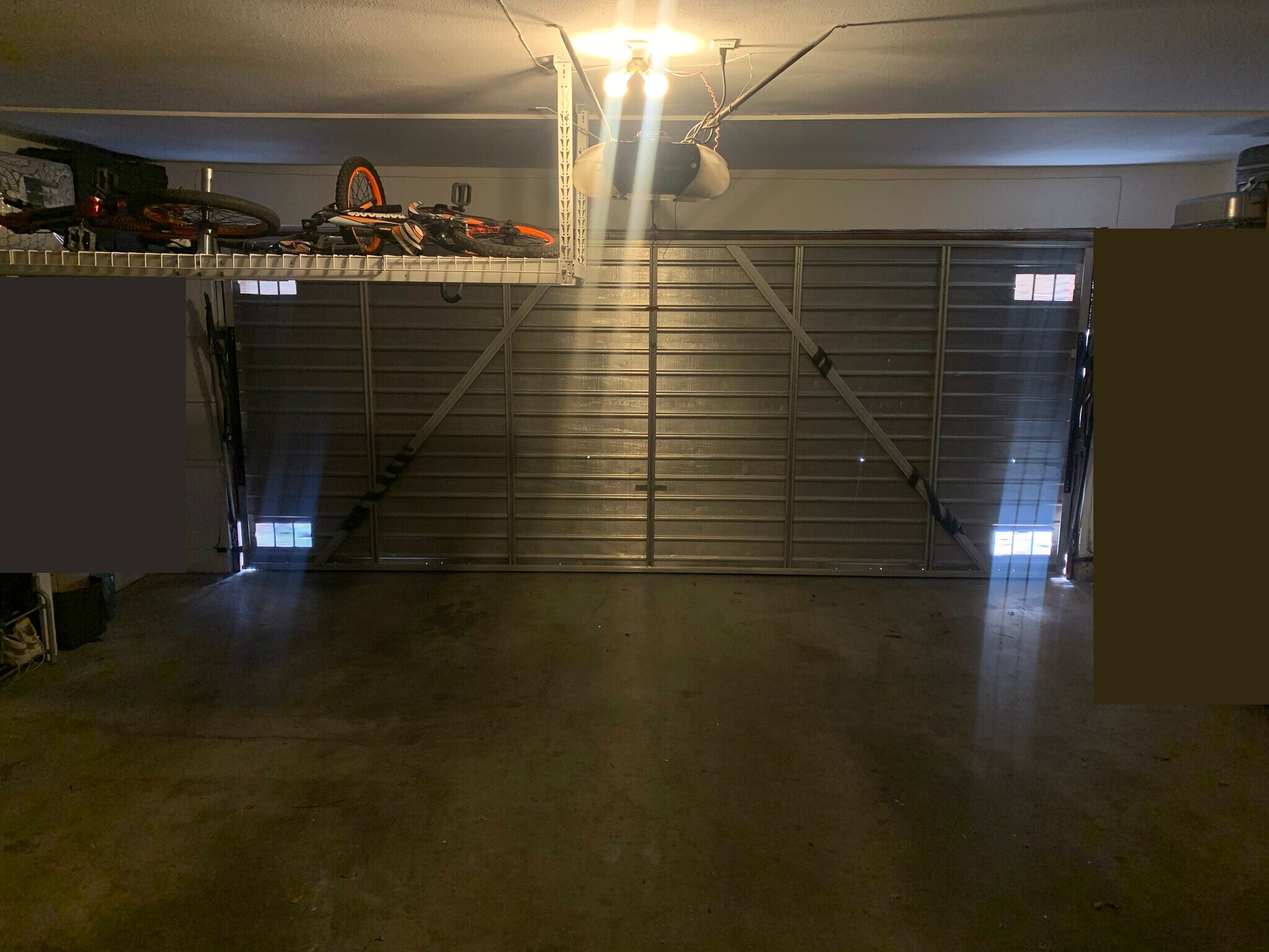 Building Photo - 8839 Cedros Ave