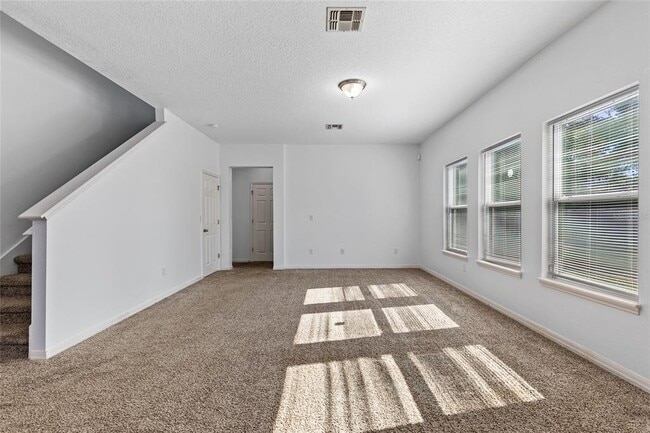 Building Photo - 19270 Fallglo Dr