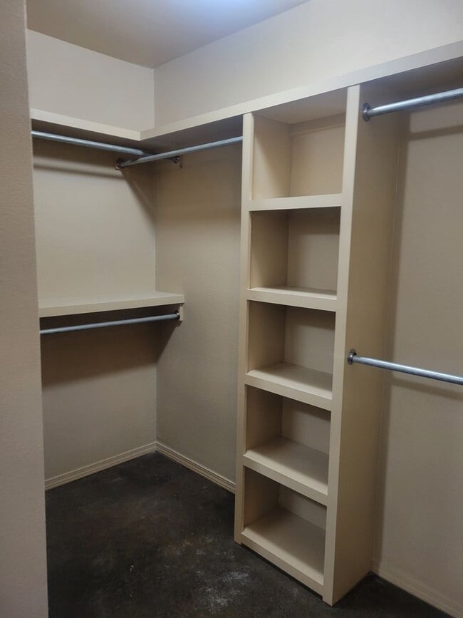 Building Photo - 2712 Steve's Way