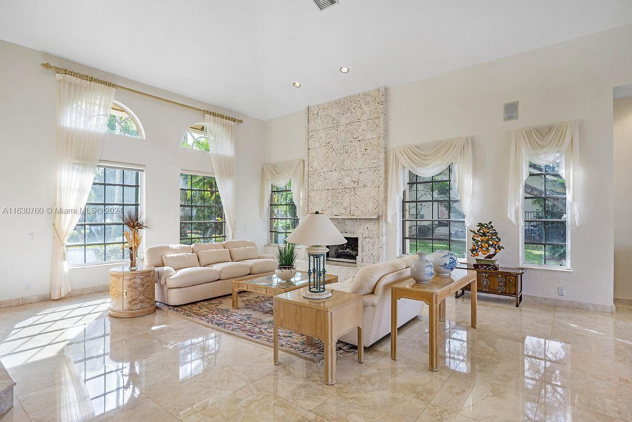 Building Photo - 7701 Salem Ln