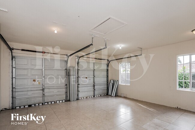 Building Photo - 32152 SW 204th Ct