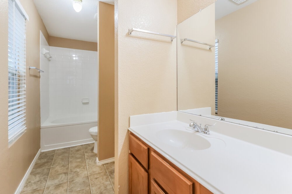 Building Photo - 2034 Vanamen Ct