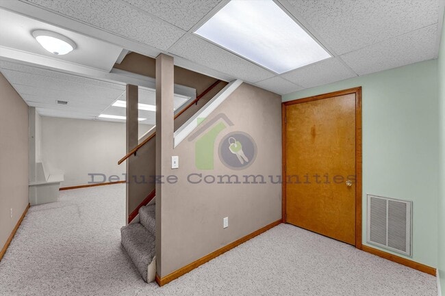 Building Photo - Beautiful Spacious 4 Bedroom Kentwood Home