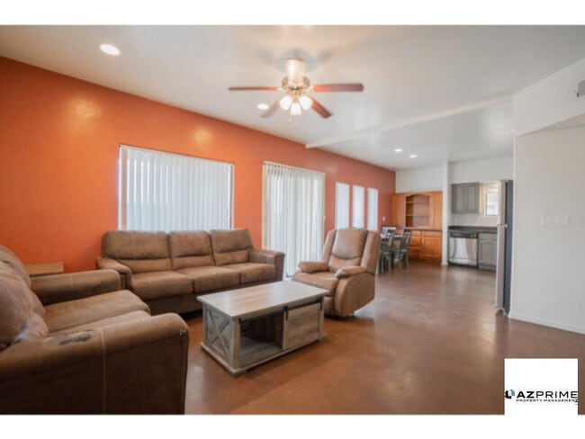 Building Photo - FREE FIRST MONTH'S RENT MOVE IN SPECIAL!  ...