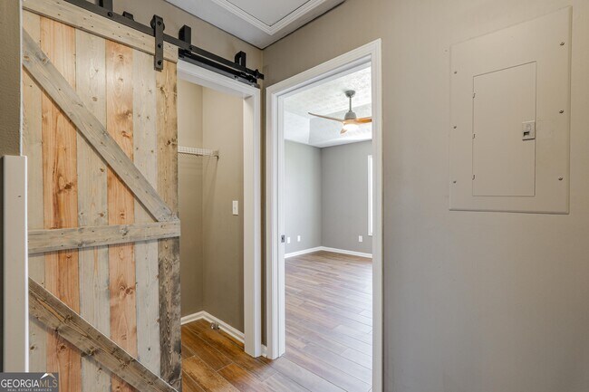Building Photo - 130 Chastain Loop