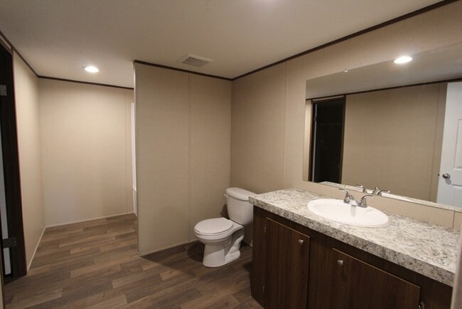 Building Photo - 3091 Shannon Rd