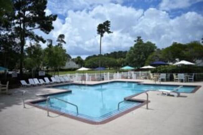 Building Photo - The Meridian