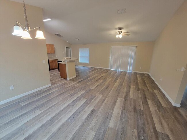 Building Photo - 7009 Hemlock Crse