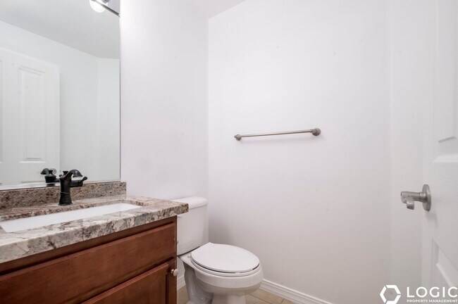 Building Photo - 5878 Arlinridge Dr
