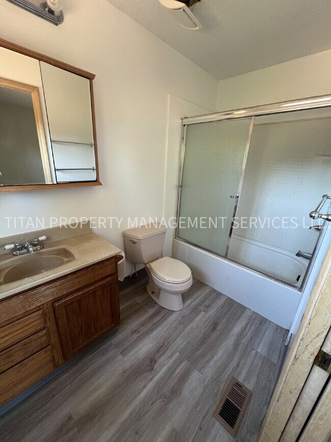Building Photo - Charming 4-Bed Farm house with 2.5 Baths o...