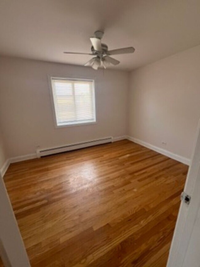 Building Photo - Salem Village Apartments LLC