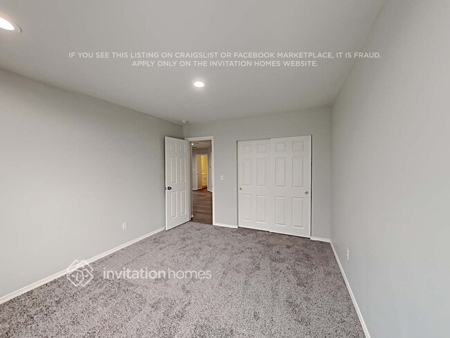 Building Photo - 36036 8th Ave SW