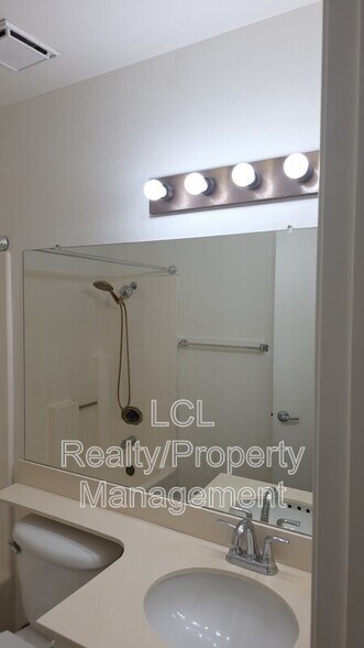 Building Photo - 26661 Braddock Rd