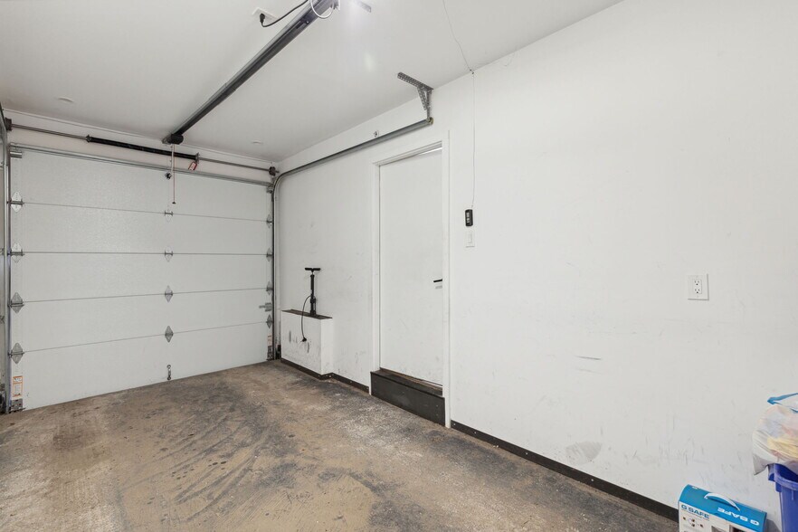 Building Photo - 1130 S Sydenham St