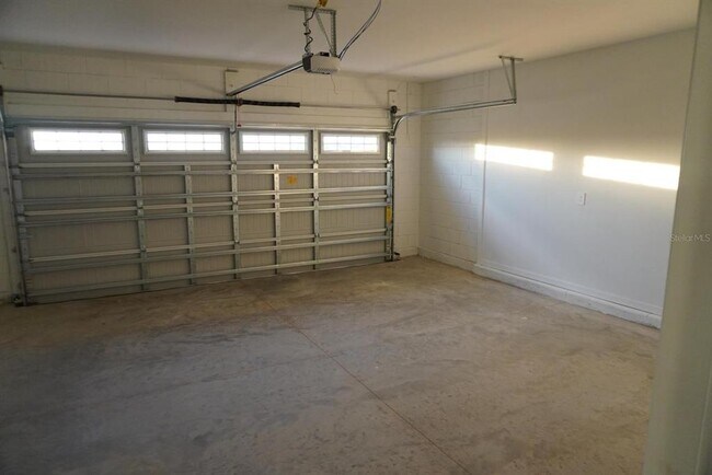 Building Photo - 3779 Bergamot Blvd