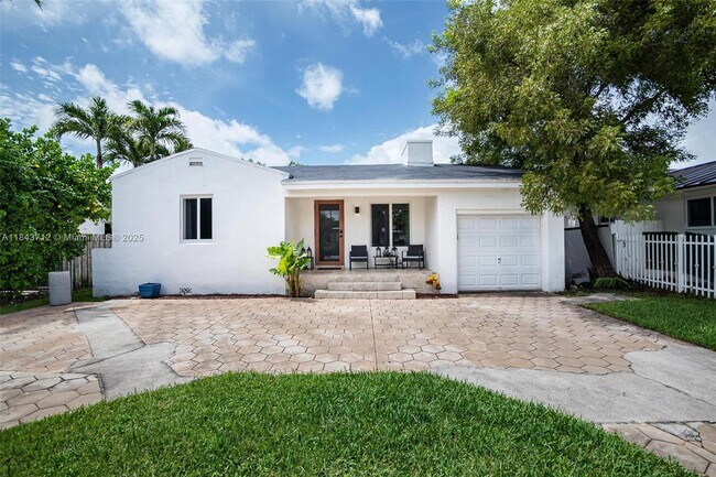 Building Photo - 2350 SW 24th St